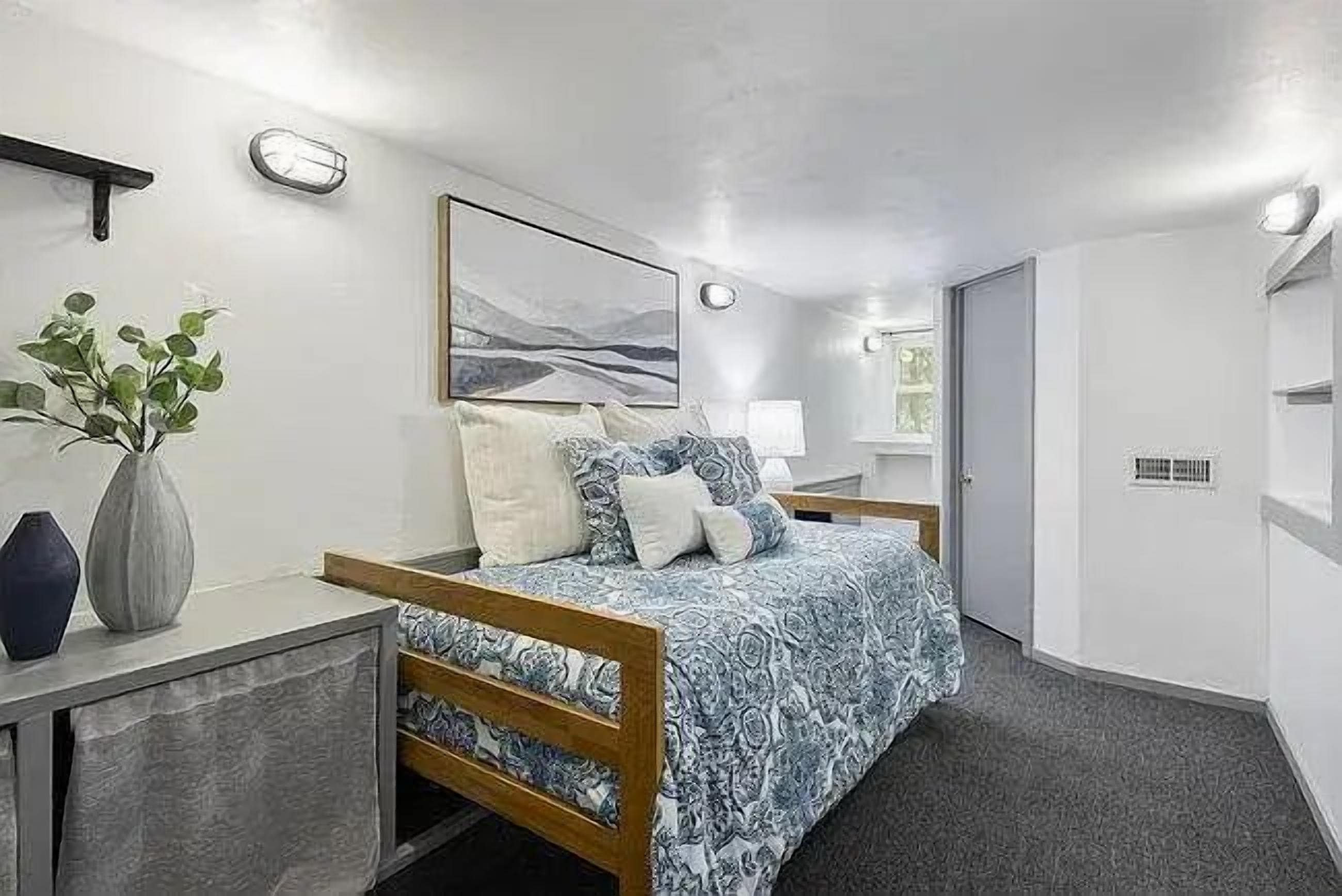 Decoración personalizada, tabla de planchar con plancha y wifi gratis 