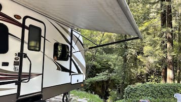 Individually decorated, iron/ironing board, free WiFi, bed sheets