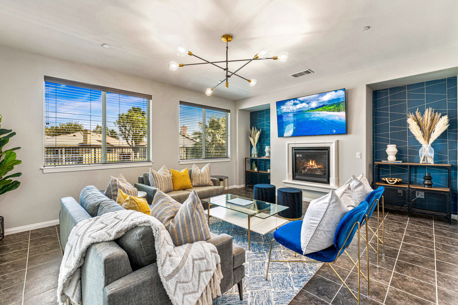 Bluetini Modern Lux Retreat - Walk to Coachella and Stagecoach!