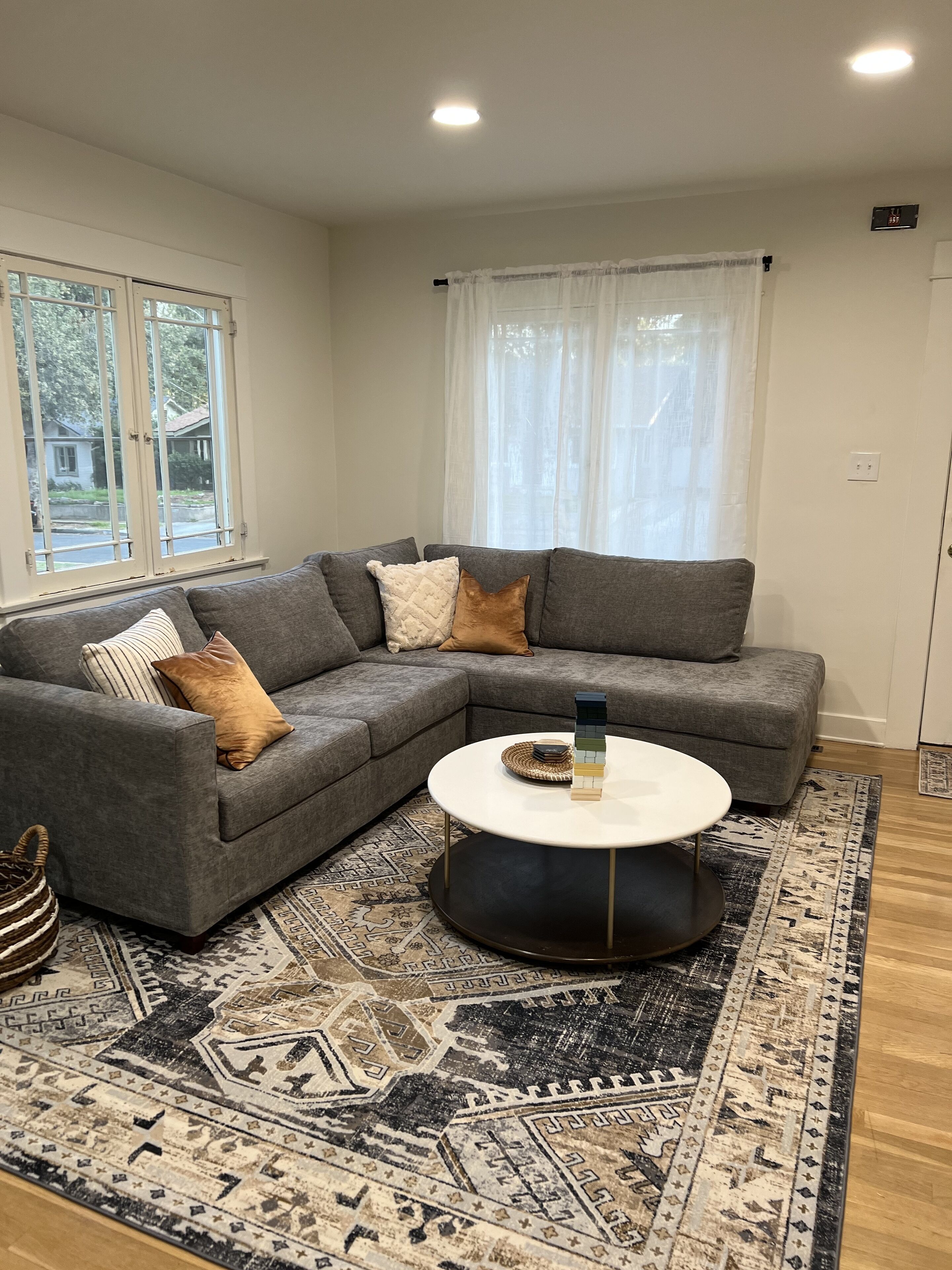 Charming Bungalow in Pasadena 1 Bedroom 1 Bathroom with full kitchen