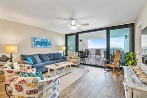 Smart TV, Netflix, Hulu, books