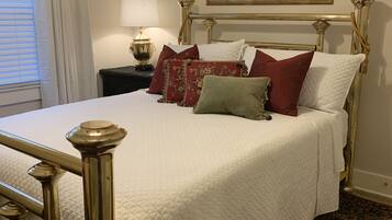 2 bedrooms, desk, travel crib, free WiFi