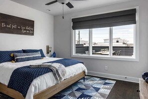 8 habitaciones, escritorio y tabla de planchar con plancha 