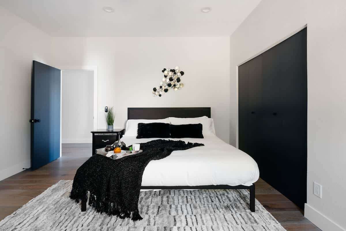 7 bedrooms, iron/ironing board, travel cot, WiFi
