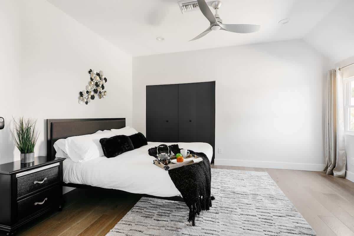 7 bedrooms, iron/ironing board, travel cot, WiFi