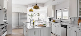 Majestic Mountain Mansion-Heated Pool-Guest House