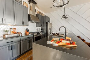 Fridge, microwave, oven, stovetop - Broadway Getaway-Rooftop Patio-Mins to The Gulch (Nashville)