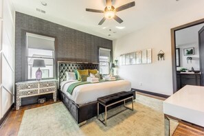4 bedrooms, desk, iron/ironing board, travel crib
