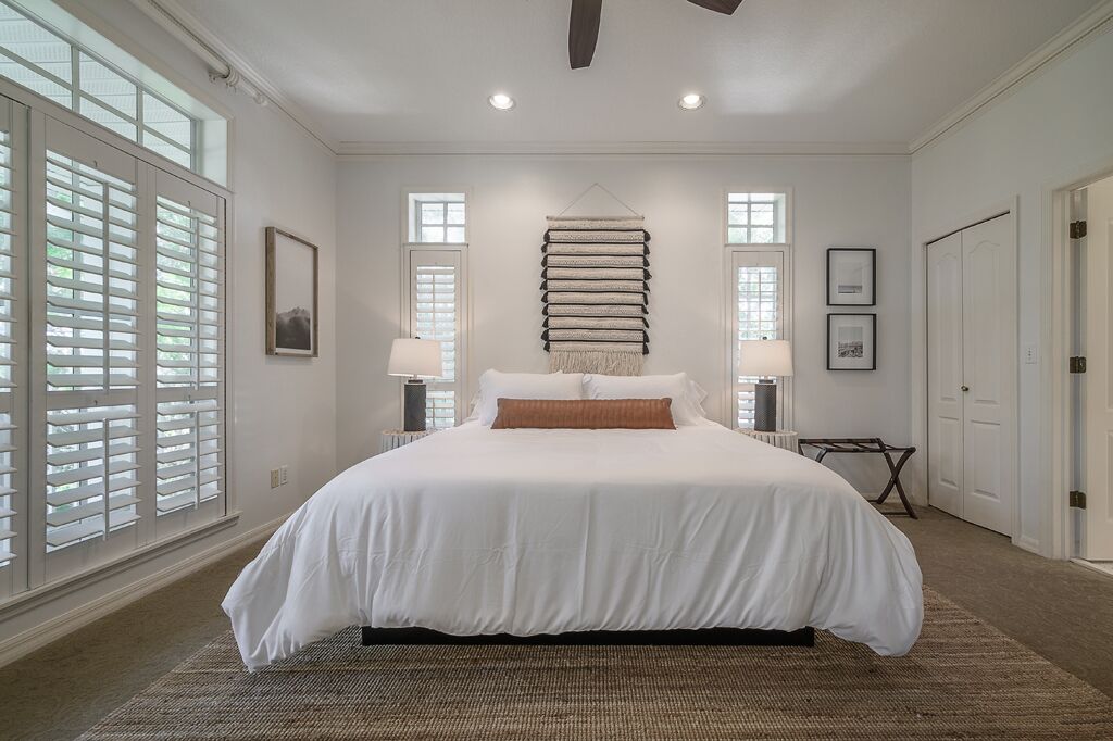 Luxury 5 Bedroom POOL / HOT TUB Home in Largo sleeps 20* close to IRB