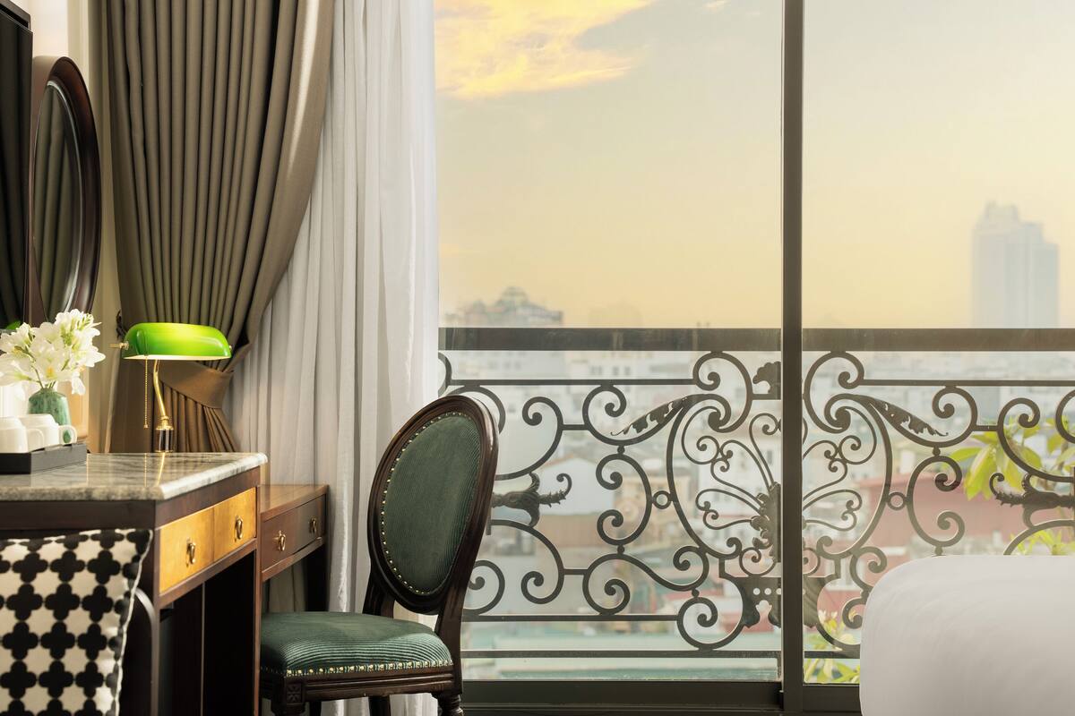 honeymoon city view room | view from room