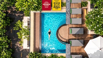 Rooftop pool