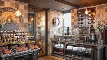 Café da manhã com buffet grátis todos os dias