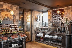 Tägliches inbegriffenes Frühstücksbuffet