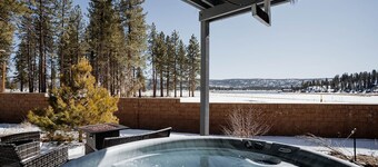 Cozy Lakeside Cabin with Hot Tub