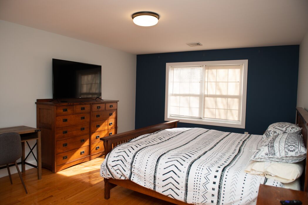 Modern Poconos Getaway w/ Hot Tub, Fire Pit, Deck, Game Room. Close 2 Everything