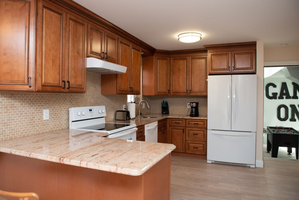 Modern Poconos Getaway w/ Hot Tub, Fire Pit, Deck, Game Room. Close 2 Everything