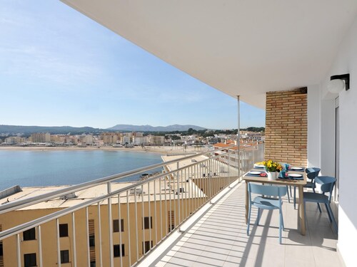 apartment with seaview in Riells