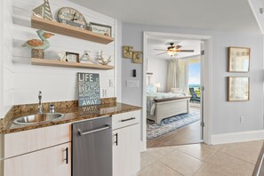 3 bedrooms, iron/ironing board, WiFi, bed sheets - Newly Updated Modern Fifth Floor Condo with Gulf Coast Views! Complimentary Boat Slip! (Orange Beach)