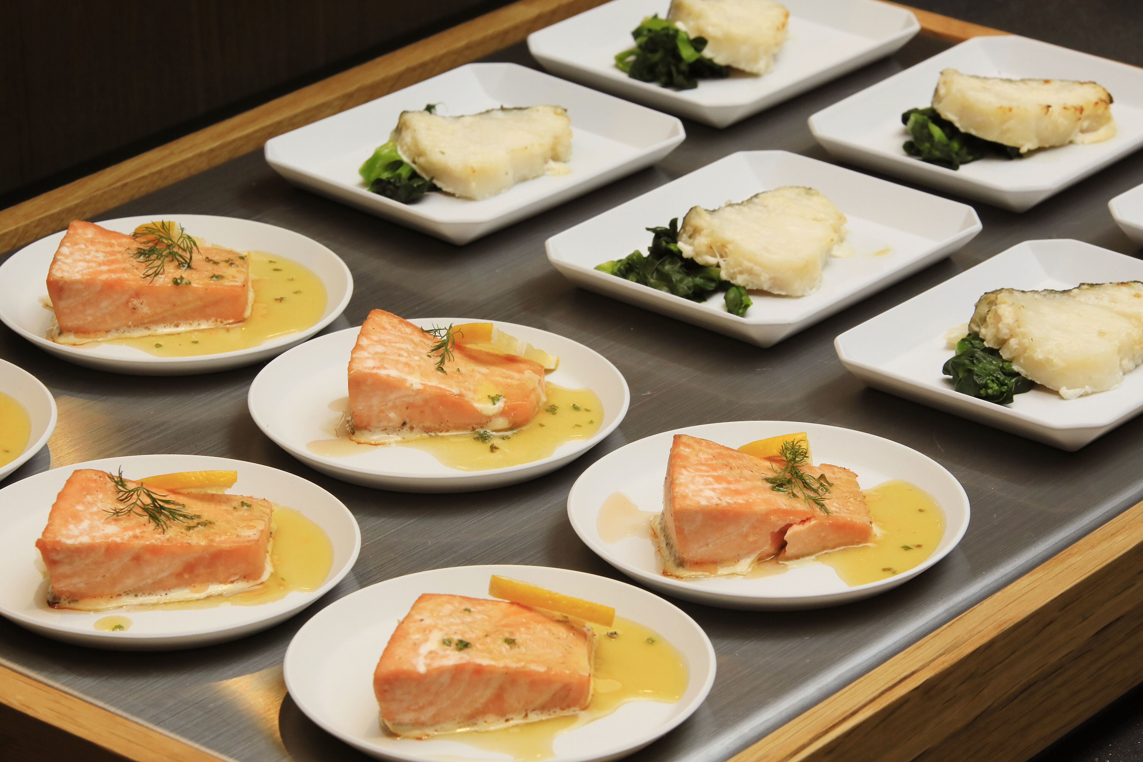 بوفيه فطور يوميًا بتكلفة قدرها (1980 JPY للشخص)