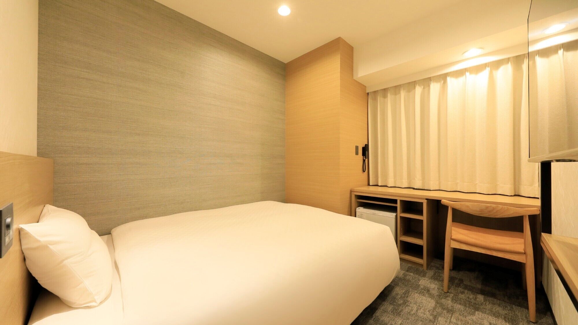 Down comforters, desk, blackout drapes, free WiFi