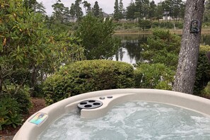 Baignoire à remous extérieure