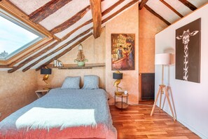 1 bedroom, desk, WiFi - Apartment Under the Roof (Bouchemaine)