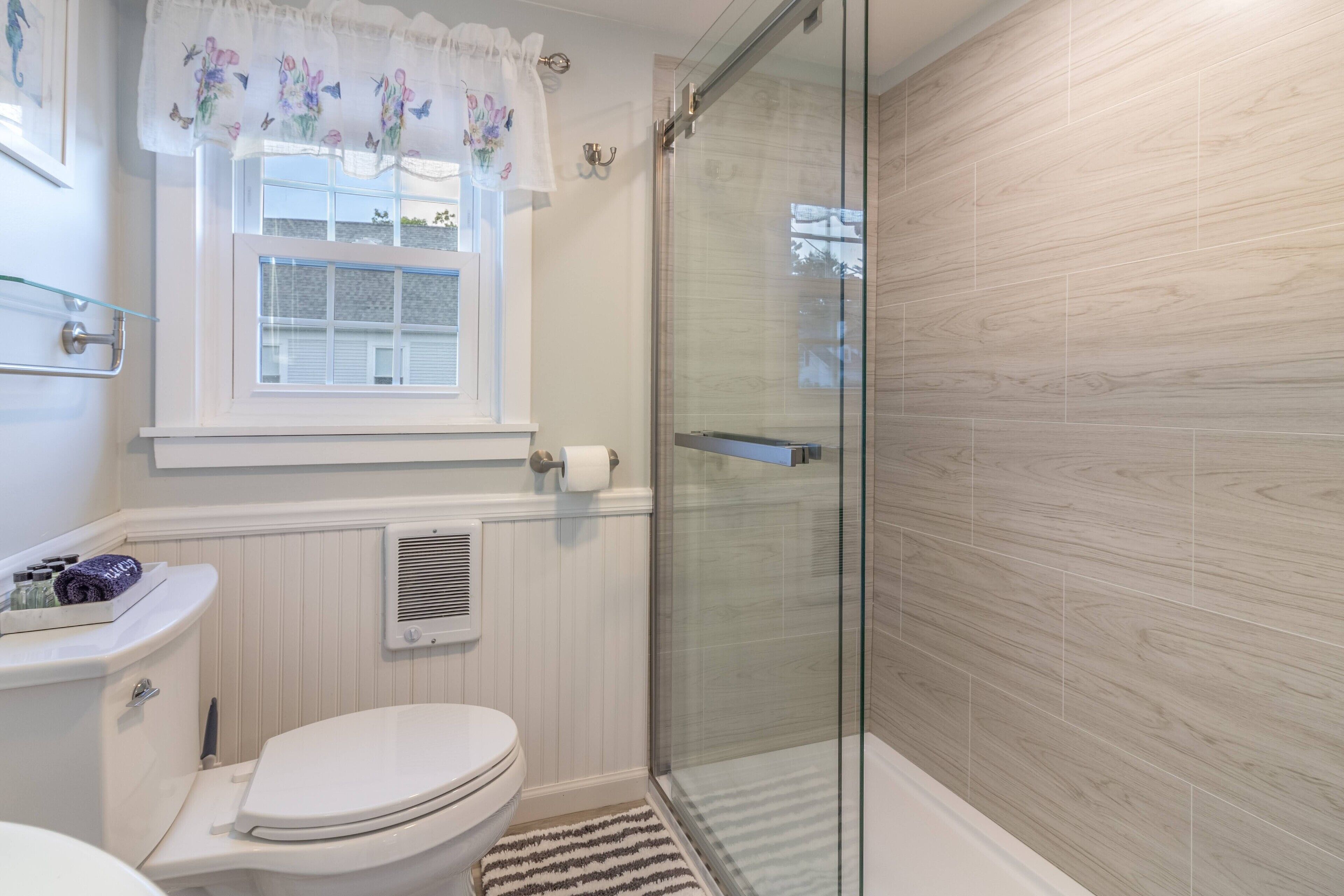 New Stunning Waterfront, Acadia National Park as your Backyard.