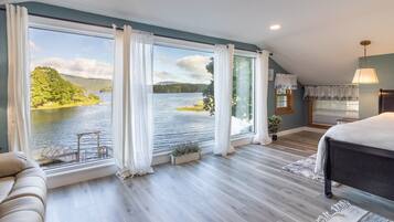 3 chambres, bureau, fer et planche Ă repasser, lit parapluie