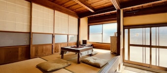 Your home, Kawakaze, located on the riverside, an old private house where you can feel the wind of the river.