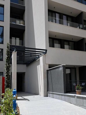 Apartment (One Bedroom Apartment with Balcony) | Außenbereich