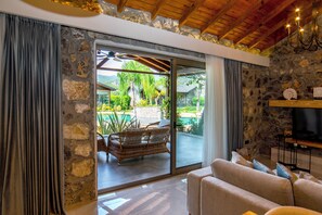 Villa Harmony | Living room | 55-inch LED TV with satellite channels, TV - Kaya Villas Exclusive (Fethiye)