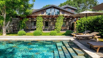 Seasonal outdoor pool