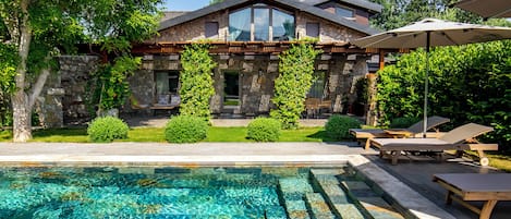 Seasonal outdoor pool