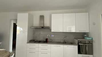 Refrigerador, horno, parrilla de estufa y lavavajillas