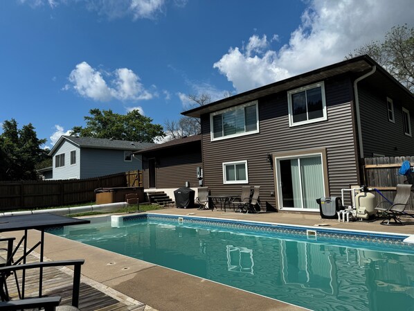 Outdoor pool, a heated pool