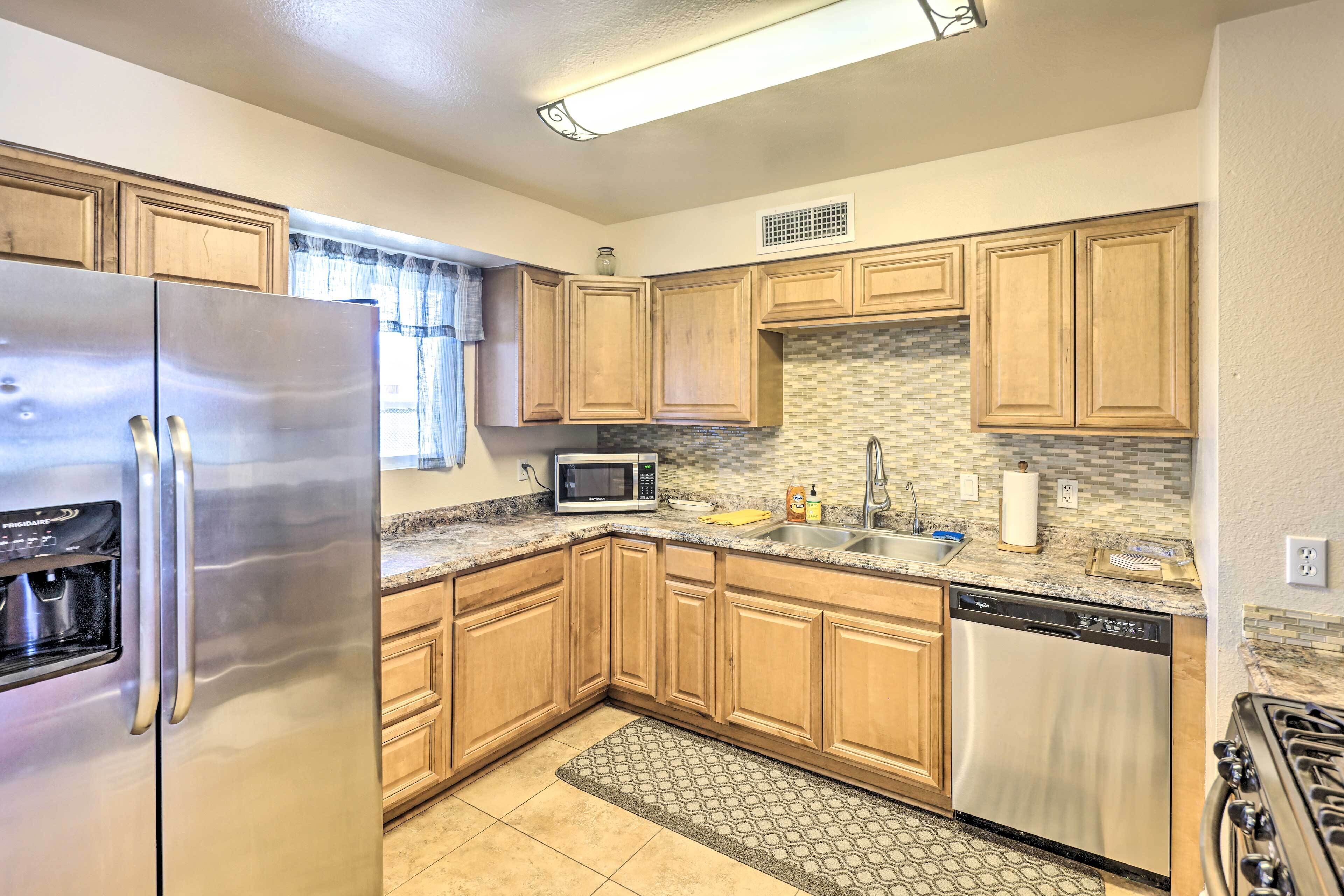 Comfortable Lake Havasu City Retreat w/ Pool!