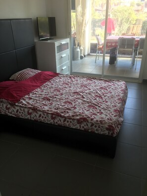 2 habitaciones, tabla de planchar con plancha y wifi gratis 