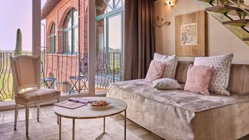 2 bedrooms, Egyptian cotton sheets, premium bedding, down duvets