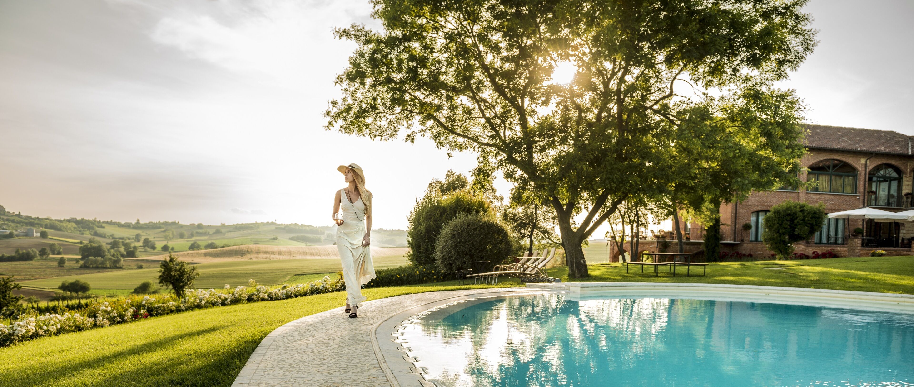 المنشأة من الخارج