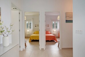 3 bedrooms, iron/ironing board, free WiFi, bed sheets - Villa Blanca with Pool, Wi-Fi, A/C, Terrace & Garden (Conil de la Frontera)