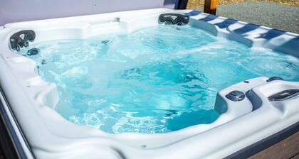 Sunrise Haus | Hot Tub | Pet-friendly