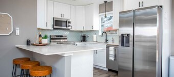 Sunrise Haus | Hot Tub | Pet-friendly