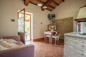 Fernseher, Tischtennisplatte