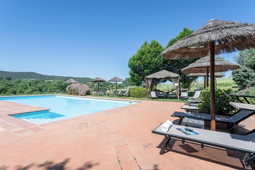 Apartment La Quercia with Mountain View, Terrace, Shared Pool & Wi-Fi