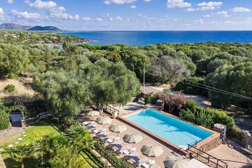 Holiday Apartment 'mamuthones' with Sea View, Wi-Fi, Terrace & Shared Pool