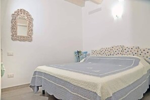 3 chambres, fer et planche à repasser, Wi-Fi gratuit, draps fournis