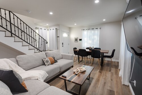 ☞Newly Built☞Near the BLVD☞