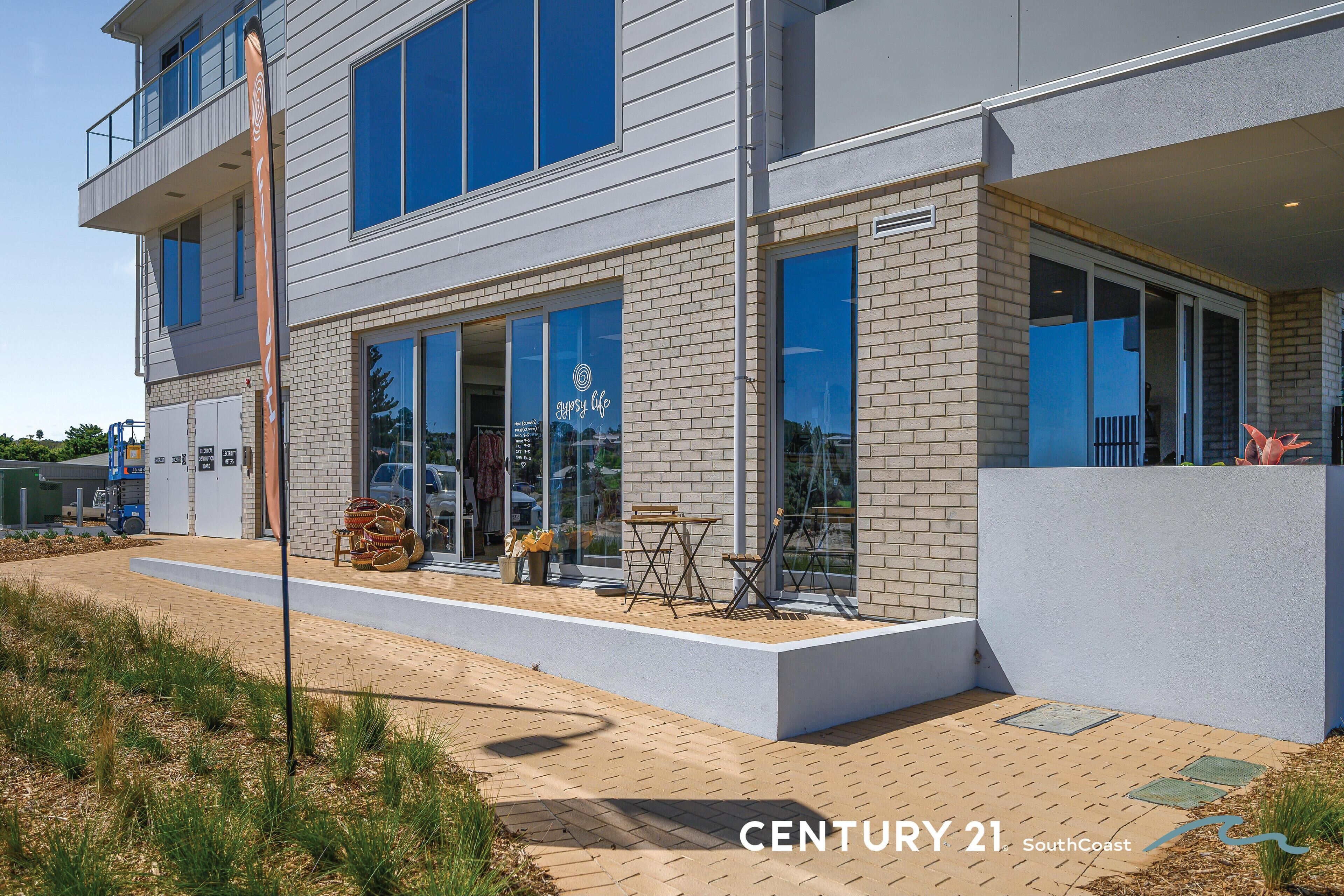 Hamptons by the Beach ~ Moana - Brand New 2 Bed Coastal Apartment 50m from the Sea — image 25