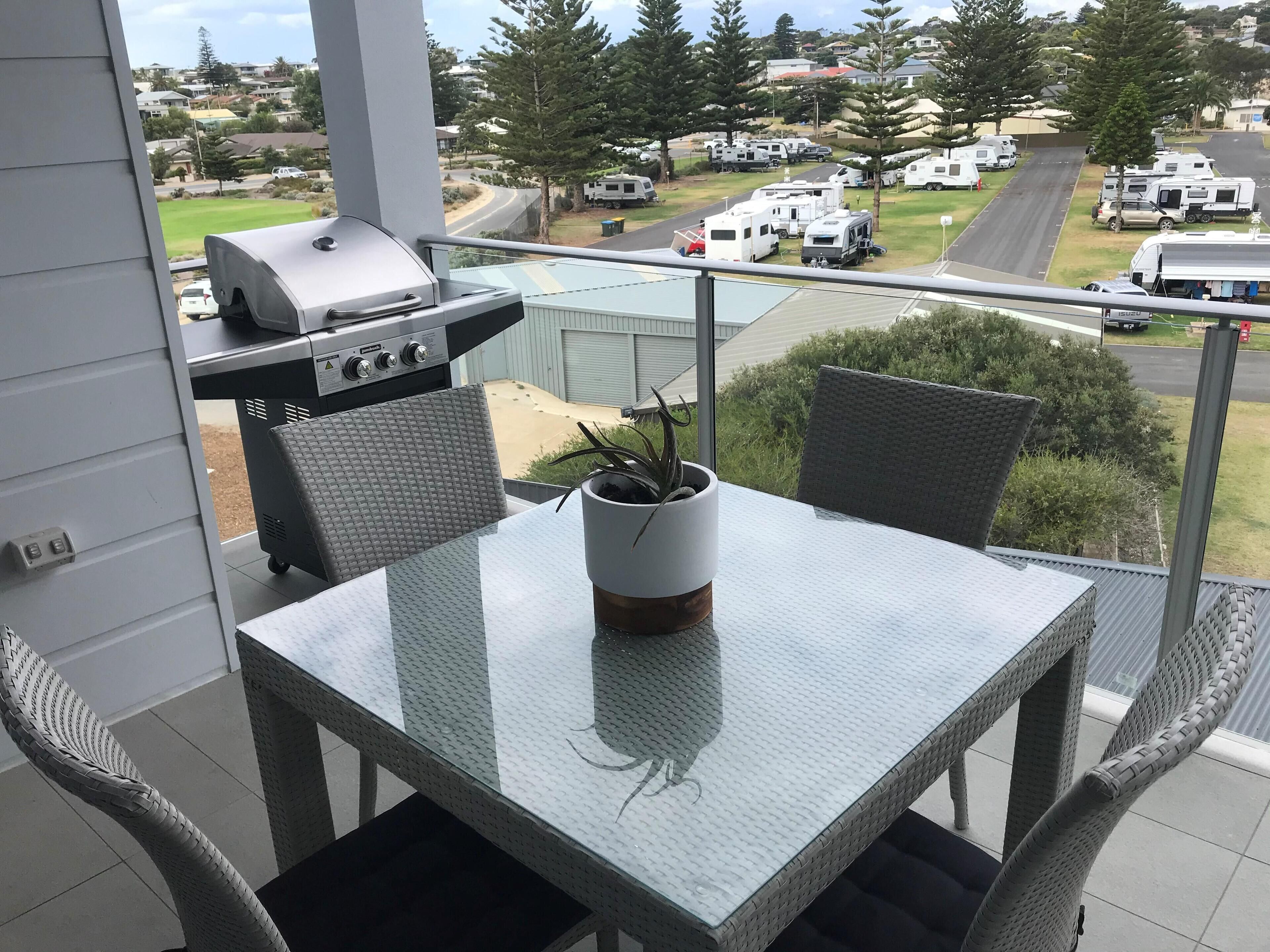 Hamptons by the Beach ~ Moana - Brand New 2 Bed Coastal Apartment 50m from the Sea — image 2