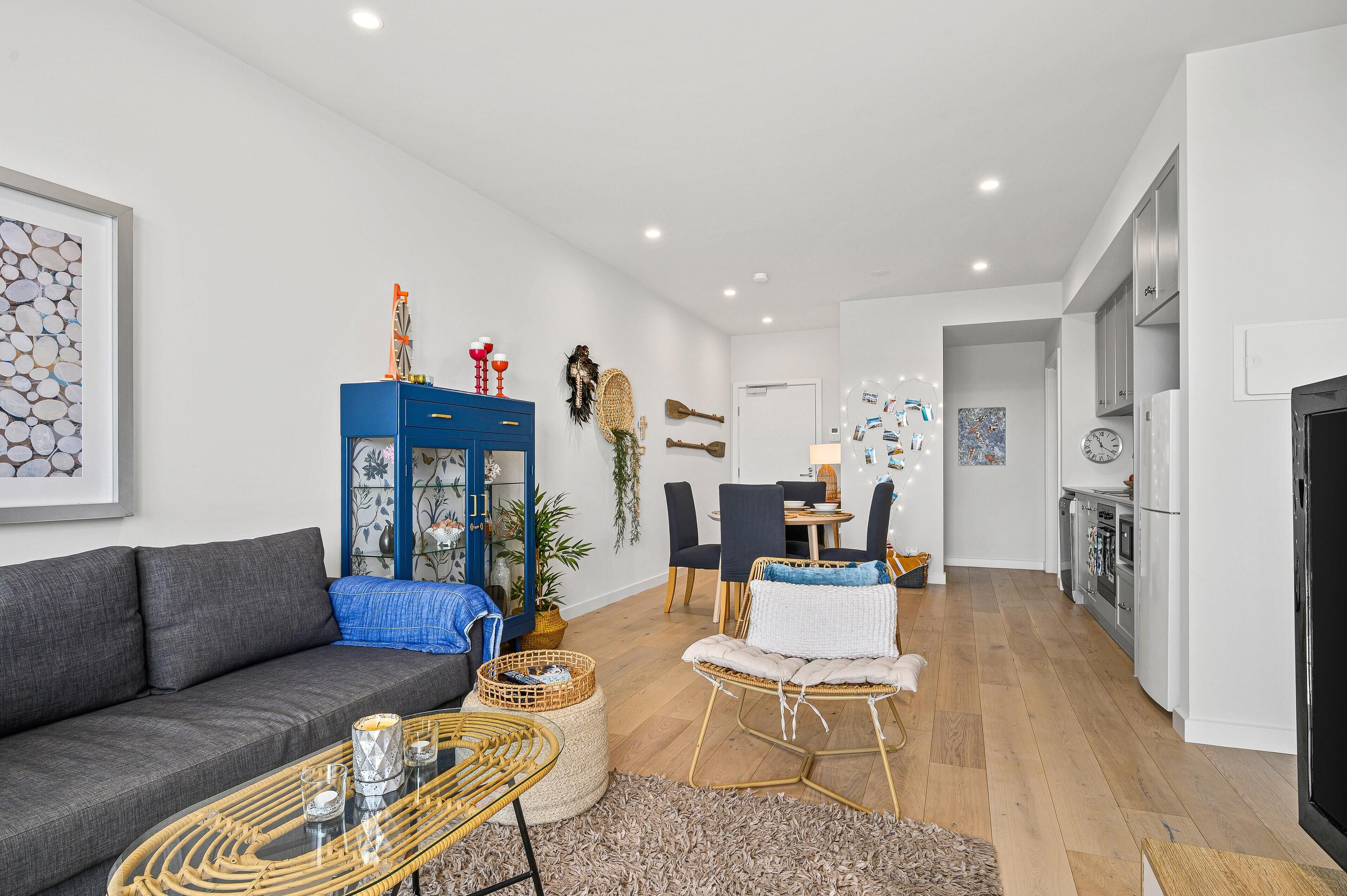 Hamptons by the Beach ~ Moana - Brand New 2 Bed Coastal Apartment 50m from the Sea — image 14